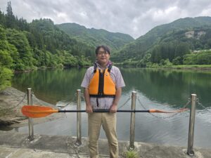 霧幻峡カヤックツアーを終えて笑顔の参加者
