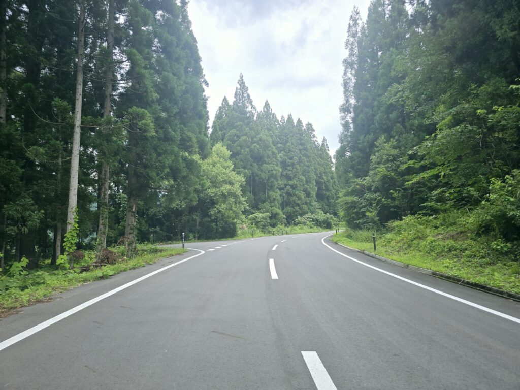 中川笹原地区からの合流T字路