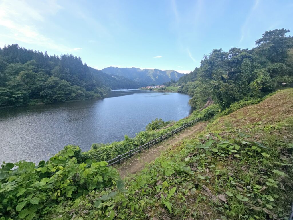 川口・丁字路から約700m付近、かねやまふれあい公園(大志集落)